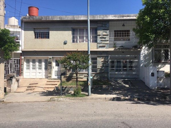 EXCELENTE CASA A LA VENTA EN  BV SAN JUAN 1589 - B° PASO DE LOS ANDES 
