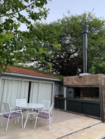 CASA EN VENTA - GRANJA DE FUNES