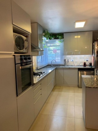 CASA EN VENTA - GRANJA DE FUNES