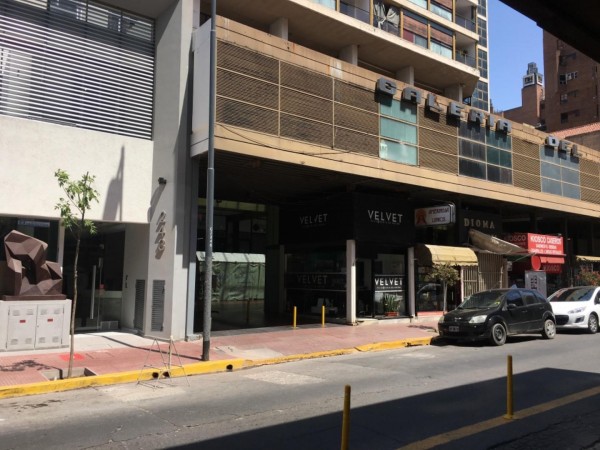 VENDO COCHERA CASEROS 261 GALERIA HUERTO 