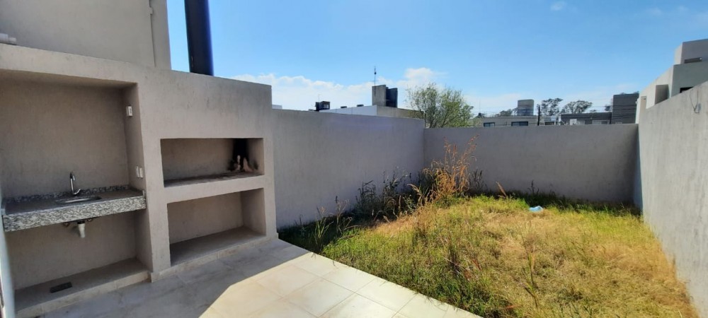 DÚPLEX A LA VENTA EN NUEVA URCA