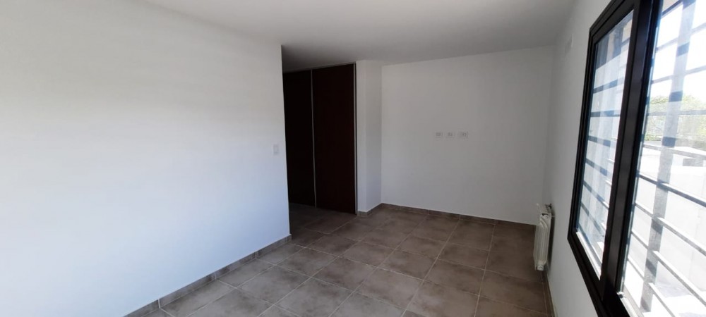 DÚPLEX A LA VENTA EN NUEVA URCA