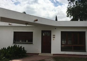 VENDO CASA DE TRES DORMITORIOS B° VILLA BELGRANO